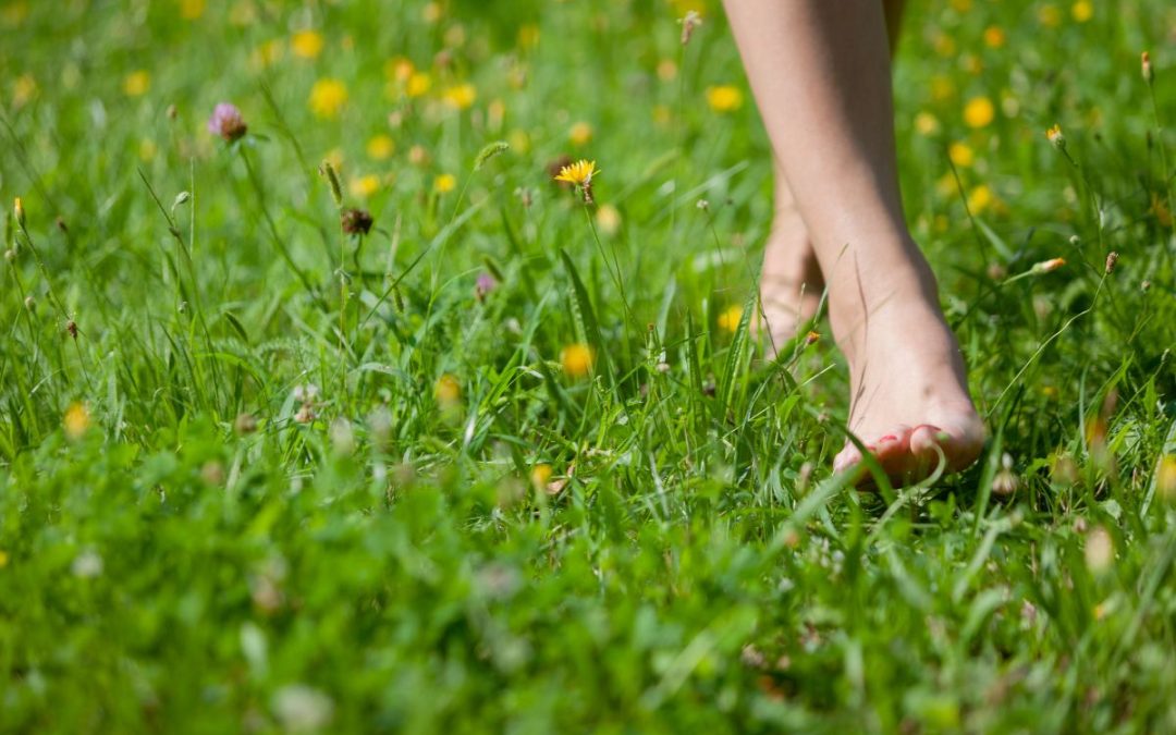 Walking Barefoot | 26 Amazing Health Benefits